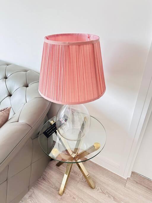 Central Derby Urban 2 Bedroom Flat - An Oasis Of Elegance! Free Parking And Wifi Suitable For Families And Professionals Exteriör bild
