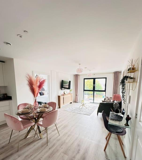 Central Derby Urban 2 Bedroom Flat - An Oasis Of Elegance! Free Parking And Wifi Suitable For Families And Professionals Exteriör bild